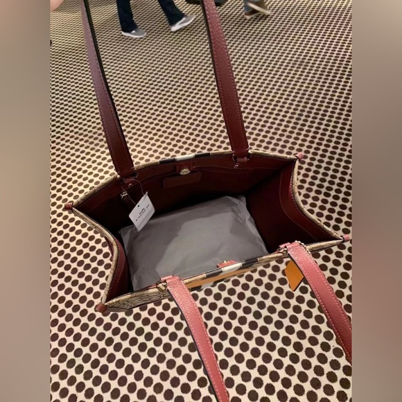 NWT!COACH DEMPSEY TOTE IN SIGNATURE JACQUARD WITH STRIPE AND COACH PATCH (1917) - Picture 3 of 8